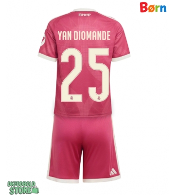 Real Madrid Yan Diomande #25 Replika Babytøj Tredje sæt Børn 2026-27 Kortærmet (+ Korte bukser)